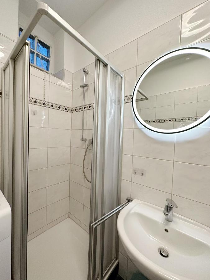 Igo Apartment 2 Schlafenzimmer Mit Waschmaschine Trockner Haustier Rheinufer 5Min Netflix Disney Plus 17-6 Ντούισμπουργκ Εξωτερικό φωτογραφία